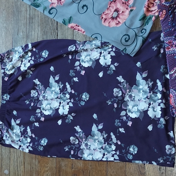 Skirts - Picture 2 of 9